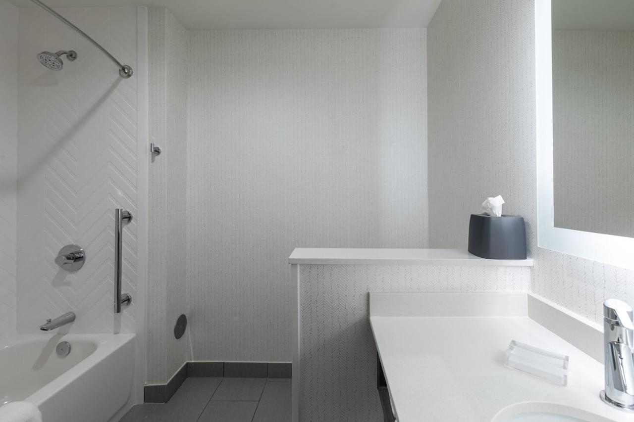 Holiday Inn Greenville - Woodruff Road By Ihg Buitenkant foto