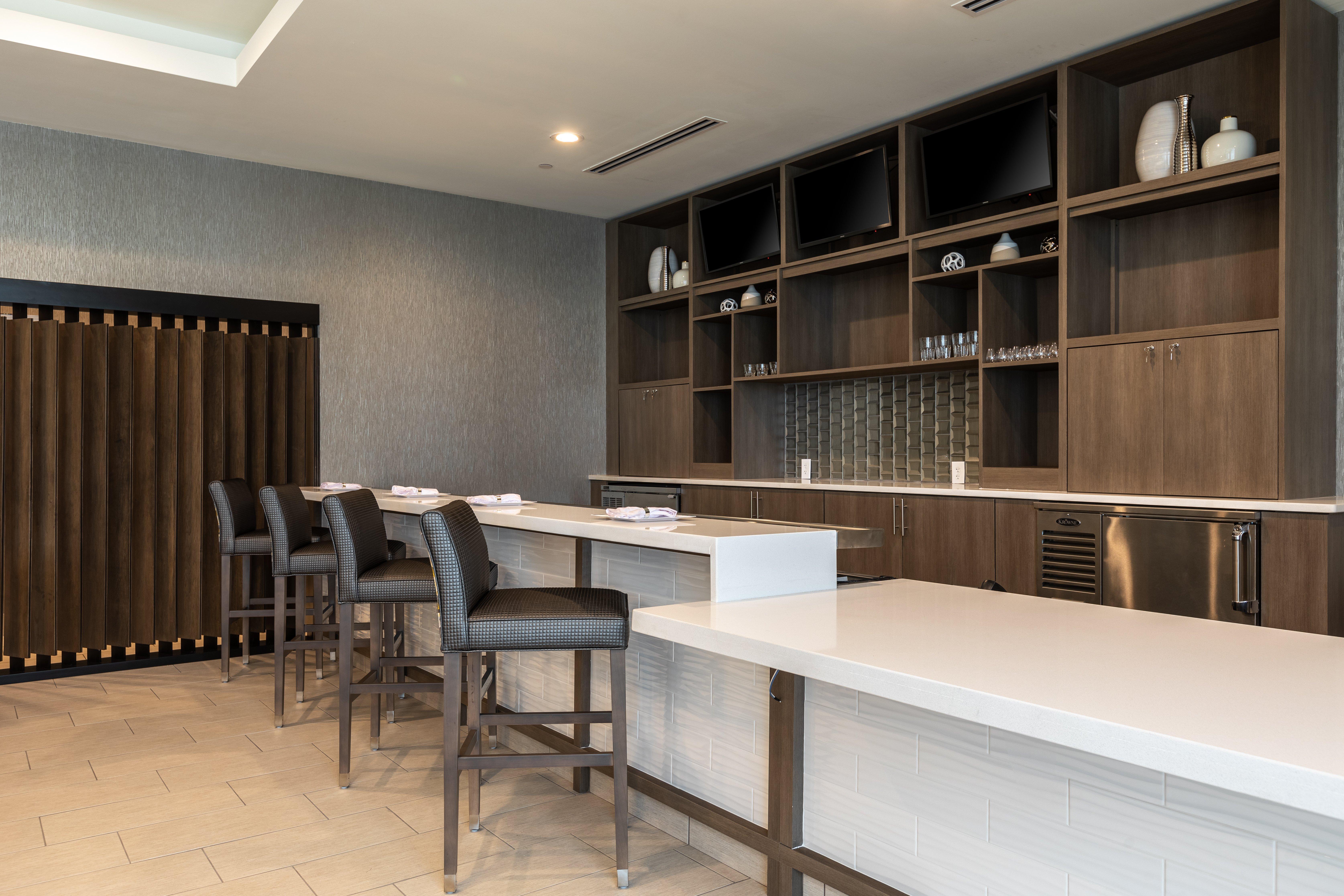 Holiday Inn Greenville - Woodruff Road By Ihg Buitenkant foto